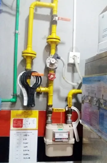 Gas regulator installation